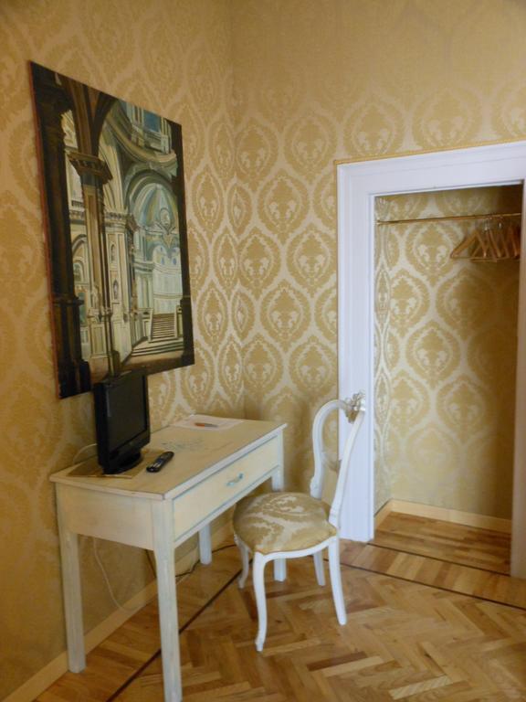 ビトント Palazzo Antica Via Appia Bed & Breakfast 部屋 写真