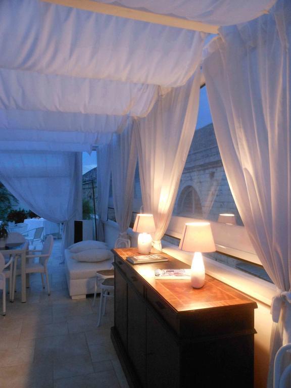 ビトント Palazzo Antica Via Appia Bed & Breakfast エクステリア 写真