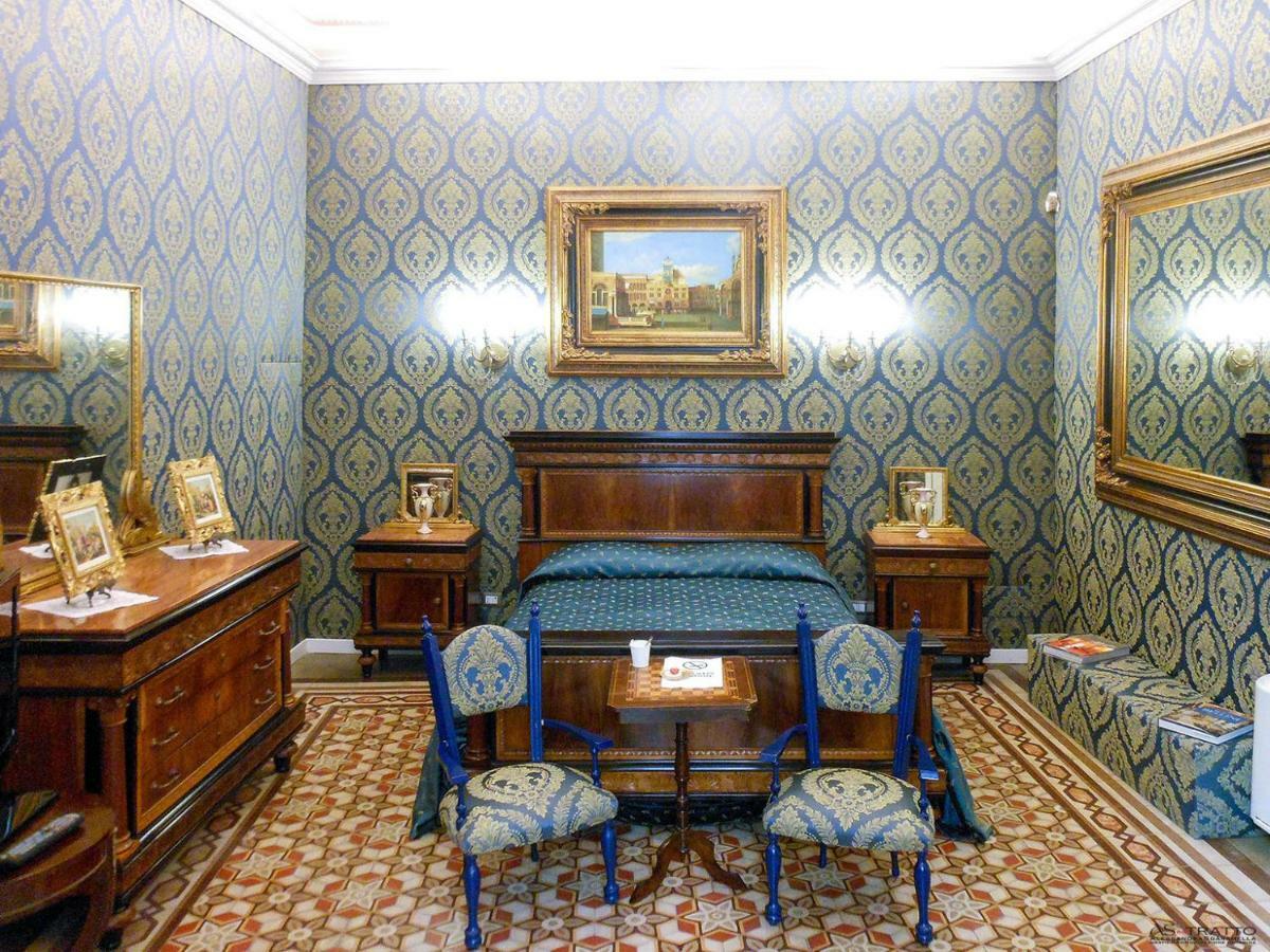 ビトント Palazzo Antica Via Appia Bed & Breakfast エクステリア 写真